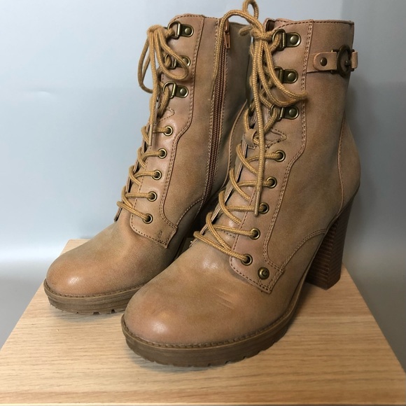 Guess Gasin Hiker Boots Side Zipper Size 8 1/2” Faux Leather. - Picture 6 of 13